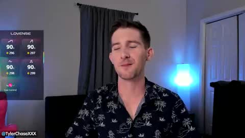 Snapshot of tylerchasexxx chatting on 09/26/25, 11:09 Tyler Chase online show from 09/26/25, 11:09