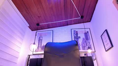       online show from 10/10/25, 04:11