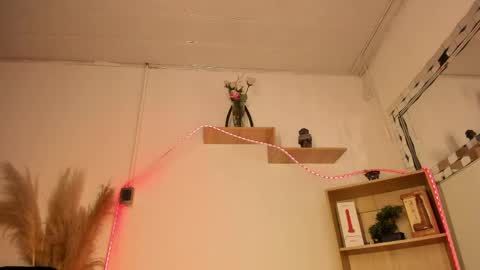 tylla__ online show from 05/09/26, 04:50