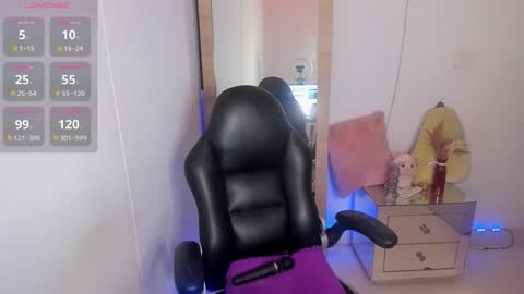 Snapshot of tylor_love chatting on 11/24/25, 10:53 tylor_love online show from 11/24/25, 10:53