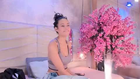 Snapshot of tyna01 chatting on 03/13/26, 12:34 online show from 03/13/26, 12:34