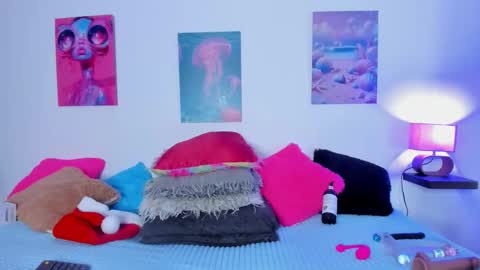 tyra   online show from 12/18/25, 03:23