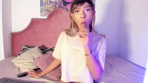 Snapshot of tyra_honey chatting on 06/07/26, 08:34 Tyra pretty Honey online show from 06/07/26, 08:34