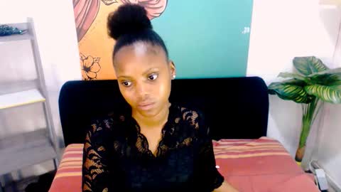 Snapshot of tyrabangz chatting on 03/15/26, 06:47 Tyra online show from 03/15/26, 06:47