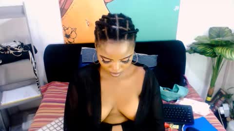 Snapshot of tyrabangz chatting on 05/18/26, 08:14 Tyra online show from 05/18/26, 08:14