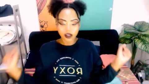 Snapshot of tyrabangz chatting on 06/09/26, 07:14 Tyra online show from 06/09/26, 07:14