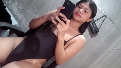 Snapshot of tyradine chatting on 09/08/25, 05:23 tyradine3 online show from 09/08/25, 05:23