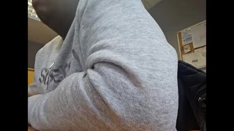 Snapshot of tyroneall chatting on 03/11/25, 03:02 tyroneall online show from 03/11/25, 03:02