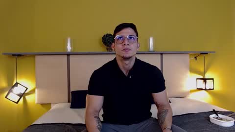 Snapshot of tyronyx chatting on 10/12/25, 02:38 tyronyx online show from 10/12/25, 02:38