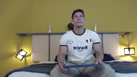 Snapshot of tyronyx chatting on 10/14/25, 07:25 tyronyx online show from 10/14/25, 07:25