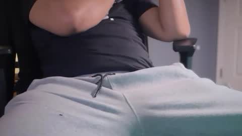 Snapshot of tysean1 chatting on 03/04/25, 07:51 Slong Dong online show from 03/04/25, 07:51