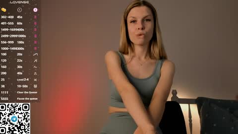 Snapshot of tyty_pupu chatting on 03/26/26, 06:46 Christine 3 Next broadcast tomorrow at 2100 GMT 5 online show from 03/26/26, 06:46