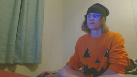 Snapshot of tyyyler93 chatting on 12/25/24, 05:05 TylerAlternative online show from 12/25/24, 05:05
