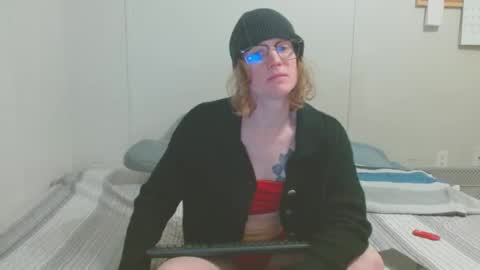 Snapshot of tyyyler93 chatting on 02/19/25, 01:40 TylerAlternative online show from 02/19/25, 01:40