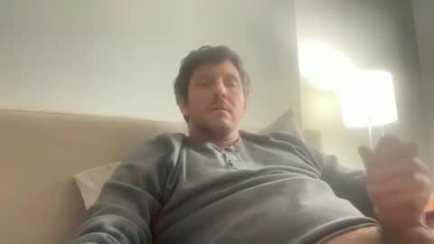 Snapshot of u28005 chatting on 12/31/24, 08:34 u28005 online show from 12/31/24, 08:34