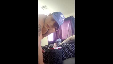 Snapshot of uandme_baby chatting on 04/18/26, 09:15 Azelia B online show from 04/18/26, 09:15