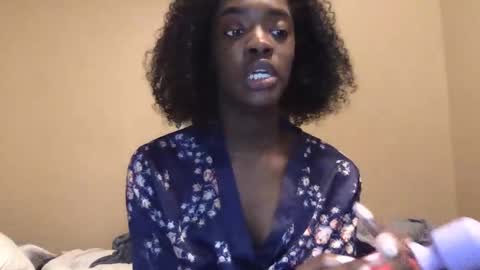 Snapshot of uarentmani24 chatting on 12/14/24, 11:23 Mani online show from 12/14/24, 11:23