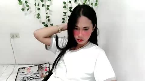 Snapshot of ube_halaya chatting on 10/28/25, 06:21 Rona online show from 10/28/25, 06:21