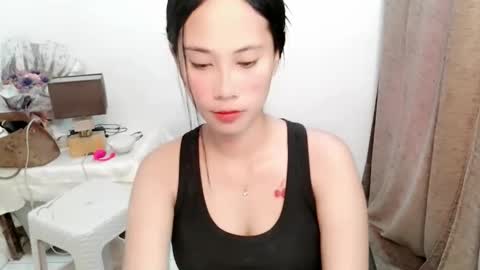 Snapshot of ube_halaya chatting on 11/06/25, 07:53 Rona online show from 11/06/25, 07:53