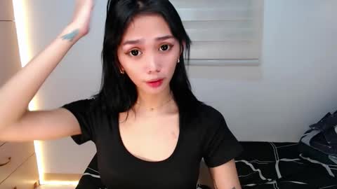 Snapshot of ughliah chatting on 09/21/25, 12:01 urbbgirl alliah online show from 09/21/25, 12:01