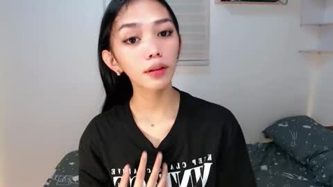 Snapshot of ughliah chatting on 09/29/25, 05:45 urbbgirl alliah online show from 09/29/25, 05:45