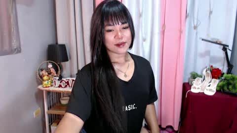 Snapshot of ugly_asianlover chatting on 12/12/24, 04:10 rechelle online show from 12/12/24, 04:10