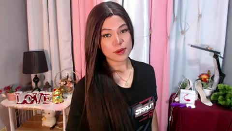 Snapshot of ugly_asianlover chatting on 12/19/24, 07:40 rechelle online show from 12/19/24, 07:40