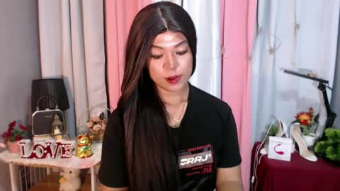 Snapshot of ugly_asianlover chatting on 12/21/24, 07:16 rechelle online show from 12/21/24, 07:16