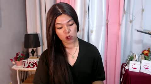 Snapshot of ugly_asianlover chatting on 12/22/24, 01:55 rechelle online show from 12/22/24, 01:55