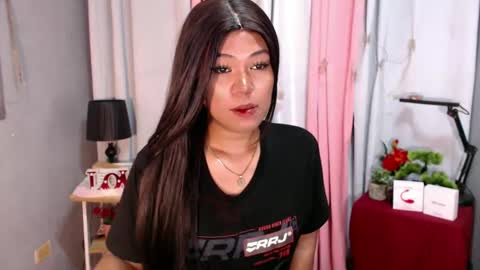 Snapshot of ugly_asianlover chatting on 01/08/25, 05:37 rechelle online show from 01/08/25, 05:37