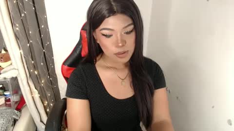 Snapshot of ugly_asianlover chatting on 01/17/25, 02:39 rechelle online show from 01/17/25, 02:39