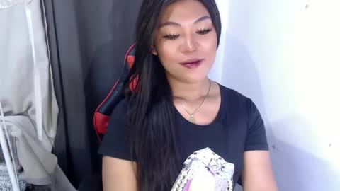 Snapshot of ugly_asianlover chatting on 02/09/25, 10:32 rechelle online show from 02/09/25, 10:32