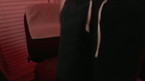 B online show from 04/19/26, 02:22