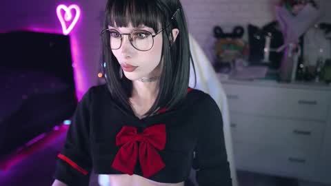 Snapshot of uindi chatting on 01/02/25, 04:24 Izzy online show from 01/02/25, 04:24