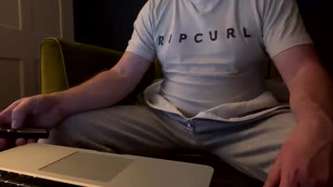 Snapshot of ukclive chatting on 02/09/25, 10:00 ukclive online show from 02/09/25, 10:00