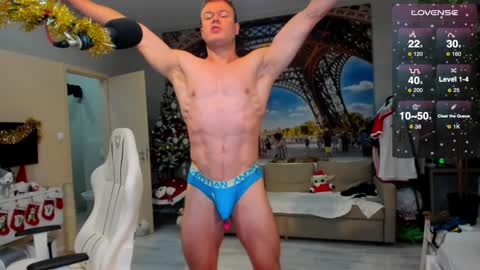 Snapshot of ukgymboy chatting on 12/29/24, 09:52 James Iron online show from 12/29/24, 09:52