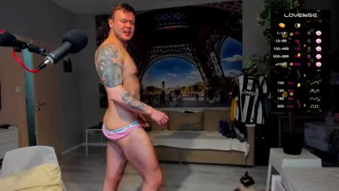 Snapshot of ukgymboy chatting on 03/06/25, 08:48 James Iron online show from 03/06/25, 08:48