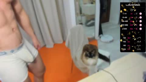 Snapshot of ukgymboy chatting on 09/16/25, 09:05 James Iron online show from 09/16/25, 09:05