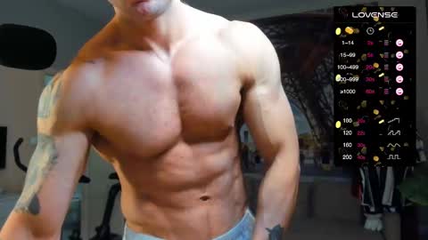 Snapshot of ukgymboy chatting on 10/06/25, 10:56 James Iron online show from 10/06/25, 10:56