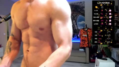 Snapshot of ukgymboy chatting on 03/20/26, 01:05 James Iron online show from 03/20/26, 01:05