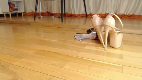 Snapshot of ukk_bit chatting on 04/16/26, 09:39 Megan online show from 04/16/26, 09:39