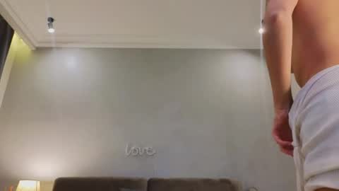 Naomi online show from 10/11/25, 02:04