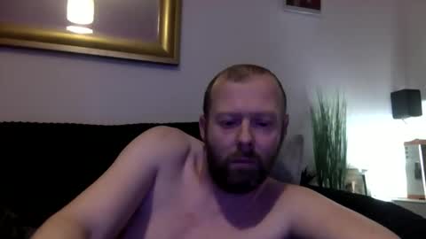 Snapshot of ukmatty3 chatting on 03/31/26, 09:04 ukmatty3 online show from 03/31/26, 09:04