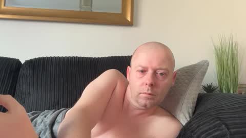 Snapshot of ukmatty3 chatting on 04/19/26, 10:14 ukmatty3 online show from 04/19/26, 10:14