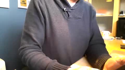 Snapshot of ukshowall chatting on 01/12/26, 11:59 mark online show from 01/12/26, 11:59
