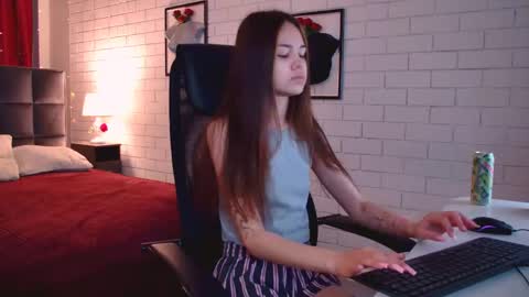 Ulia online show from 04/13/26, 05:13