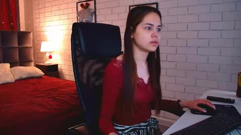 Ulia online show from 04/16/26, 05:08