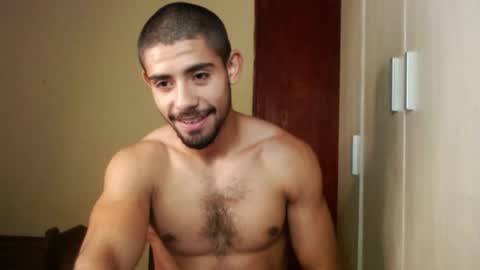 Snapshot of uliseshot450305 chatting on 01/19/25, 03:21 Ulises Gomez online show from 01/19/25, 03:21