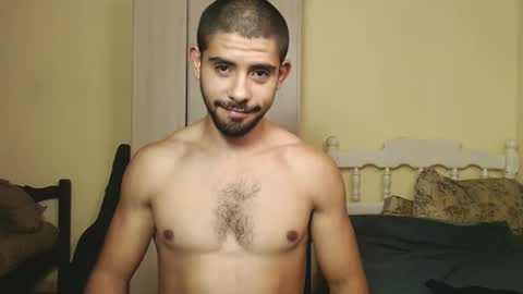 Snapshot of uliseshot450305 chatting on 02/11/25, 01:20 Ulises Gomez online show from 02/11/25, 01:20