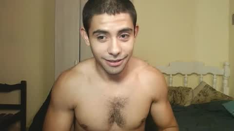 Snapshot of uliseshot450305 chatting on 02/21/25, 11:32 Ulises Gomez online show from 02/21/25, 11:32